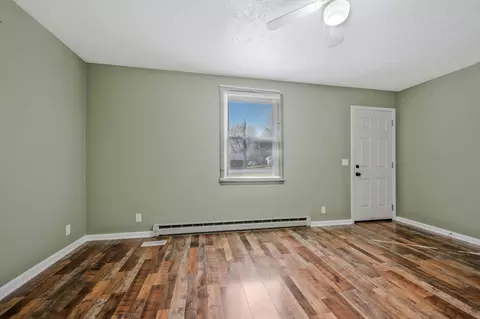 Living - 114 June Dr, Dickson, TN 37055 photo 2 of 3