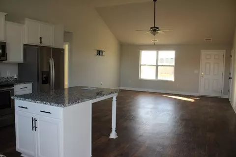 Living - 3072 Maple Grove Rd, Dickson, TN 37055 photo 3 of 3