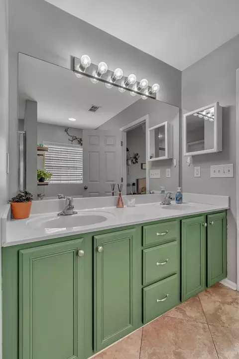 Bath - 4027 Sequoia Trl, Spring Hill, TN 37174 photo 3 of 6