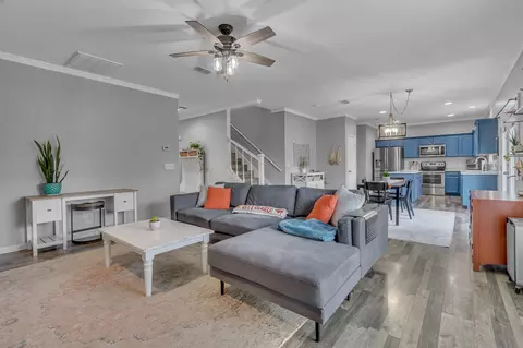 Living - 4027 Sequoia Trl, Spring Hill, TN 37174 photo 2 of 2