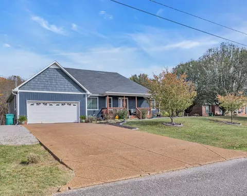 141 Crestview Dr, Lewisburg, TN 37091