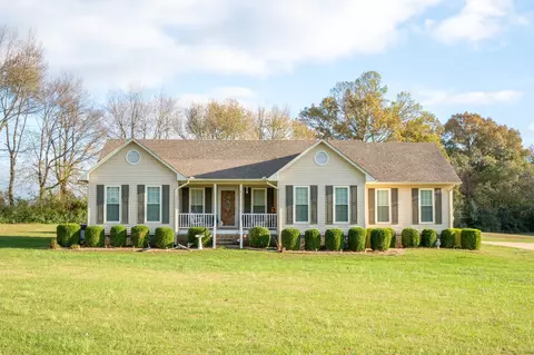 300 Edgewood Dr, Lawrenceburg, TN 38464