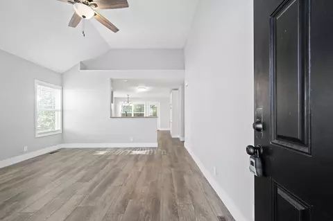 636 Hidden Valley Dr, Clarksville, TN 37040