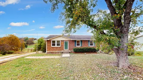 136 Dennis Rd, Hendersonville, TN 37075