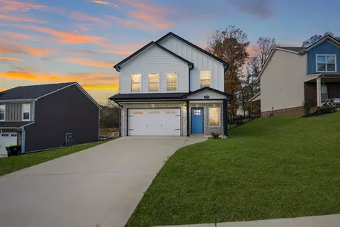 3090 Fort Sumter Dr, Clarksville, TN 37042
