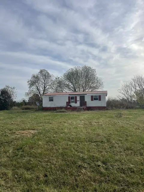 942 Sutton Rd, Red Boiling Springs, TN 37150