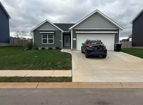416 Pomeroy Dr, Clarksville, TN 37042