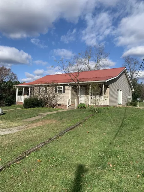 1832 Park St # A, White Bluff, TN 37187