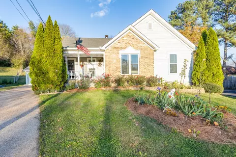 608 Flagstone Ct, Hermitage, TN 37076