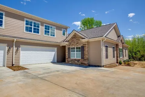 2676 Stonecenter Ln, Murfreesboro, TN 37128