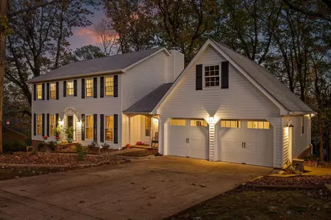 5404 Sky Valley Dr, Hixson, TN 37343