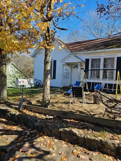 106 N Oak St, Springfield, TN 37172