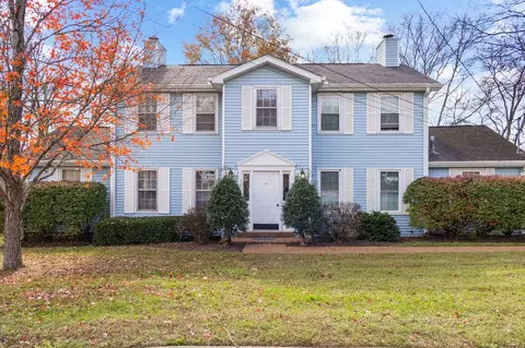 104 Twin Oaks Ct # A, Hendersonville, TN 37075
