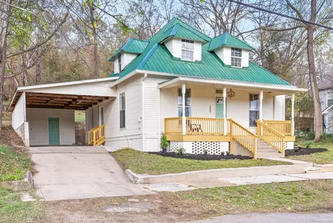 150 W Walnut St, Erin, TN 37061