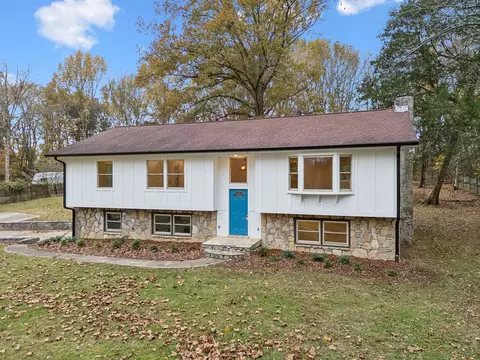 1126 Lakewood Dr, Gallatin, TN 37066