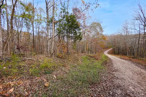 1 Robertson Hill Rd, Dover, TN 37058