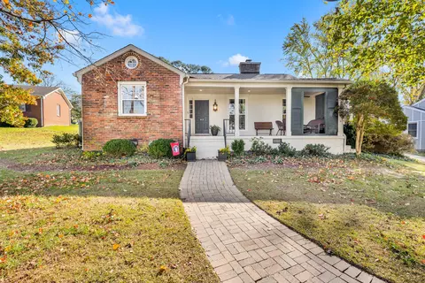 1001 Rolling Fields Cir, Columbia, TN 38401
