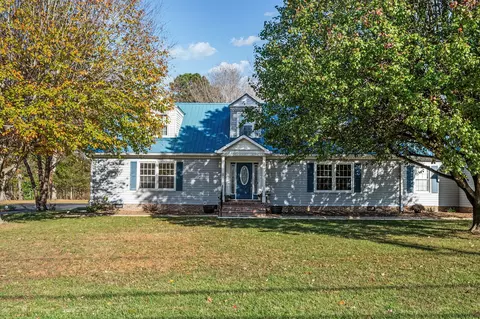 102 Lake Hills Rd, Tullahoma, TN 37388