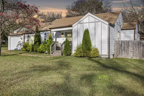 2713 Mashburn Rd, Nashville, TN 37210