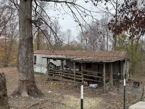 2790 Highway 47 N, White Bluff, TN 37187