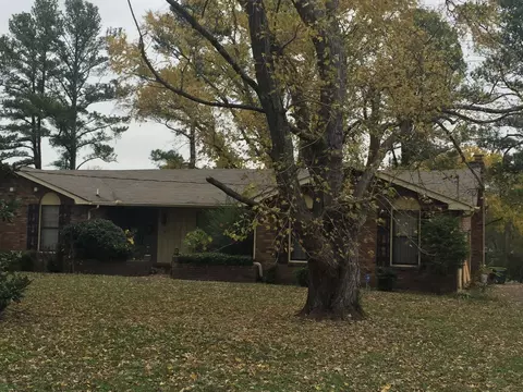 146 Fairways Dr, Hendersonville, TN 37075