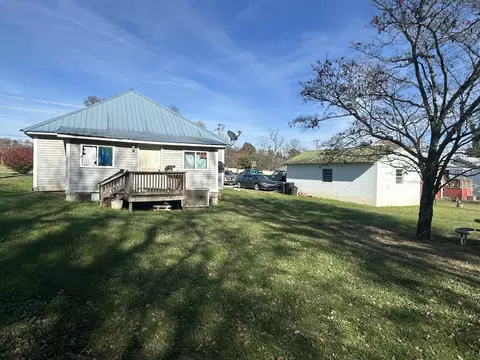 705 W Main St, Decherd, TN 37324 photo 3