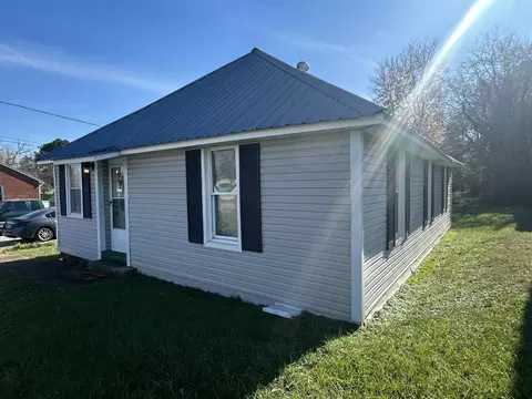 705 W Main St, Decherd, TN 37324