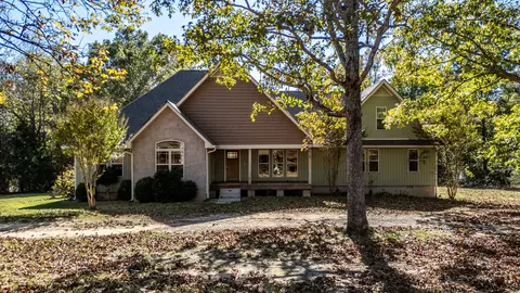 252 Smokey Clark Rd, Trenton, GA 30752