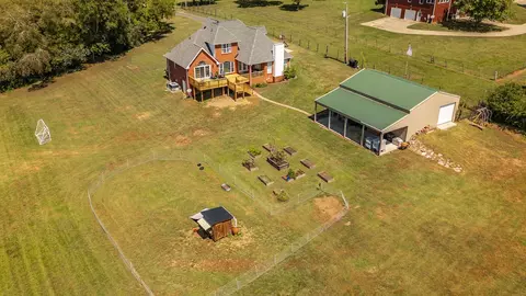 1081 Barry Ln, Gallatin, TN 37066