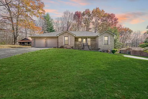 802 Mills Creek Ln, Cookeville, TN 38501