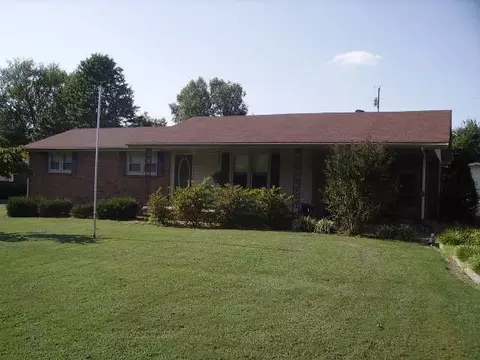 1433 Cardinal Dr, Lafayette, TN 37083