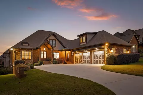 8054 Hampton Cove Dr, Ooltewah, TN 37363
