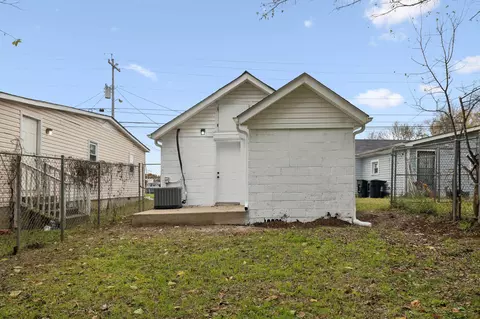517 E Castle St, Murfreesboro, TN 37130 photo 17