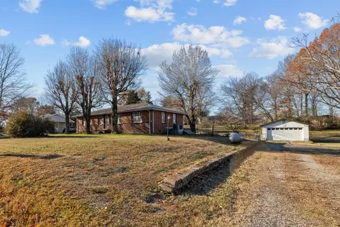 2138 River Rd, Clarksville, TN 37040