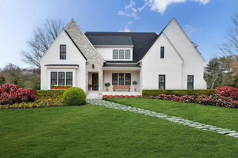 9218 Cherokee Ln, Brentwood, TN 37027