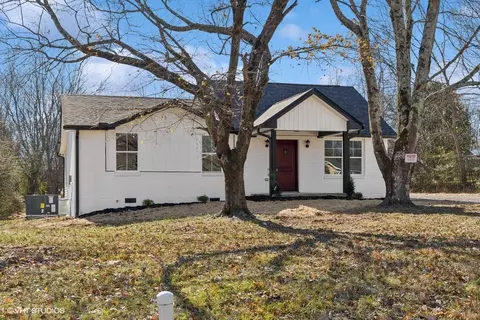127 E William Dr, Portland, TN 37148