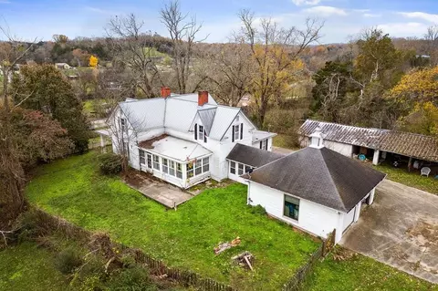 2 Holmes Gap Rd, Brush Creek, TN 38547