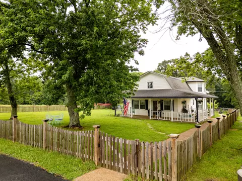4092 Highway 31 W, Cottontown, TN 37048