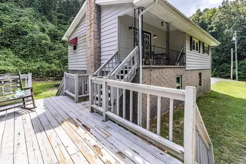 711 W Cove Rd, Chickamauga, GA 30707