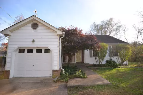 3240 Forest Breeze Dr, Antioch, TN 37013