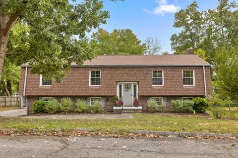 2103 Crown Court Ln, Chattanooga, TN 37421