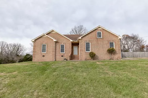 1417 Fairfield Rd, Westmoreland, TN 37186