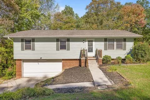 505 Spring Crest Dr, Hixson, TN 37343