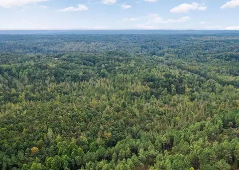 1 Hurricane Lndg, Stewart, TN 37175