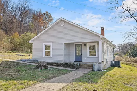 9614 Oak St, Ooltewah, TN 37363
