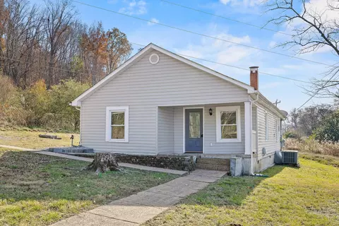 9614 Oak St, Ooltewah, TN 37363