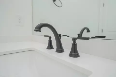 Bath - 4037 John Marsh Rd, Spring Hill, TN 37174 photo 6 of 16