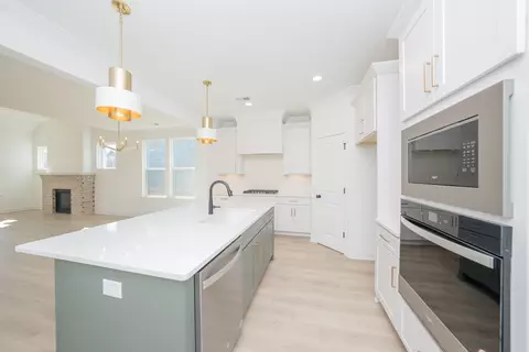 Kitchen - 4037 John Marsh Rd, Spring Hill, TN 37174 photo 4 of 5