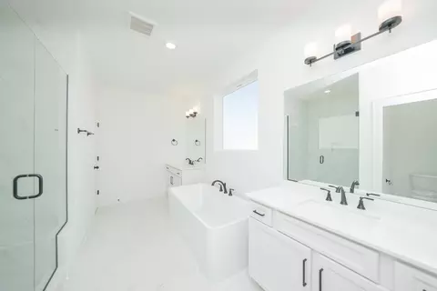 Bath - 4037 John Marsh Rd, Spring Hill, TN 37174 photo 1 of 16