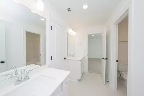 Bath - 4037 John Marsh Rd, Spring Hill, TN 37174 photo 9 of 16